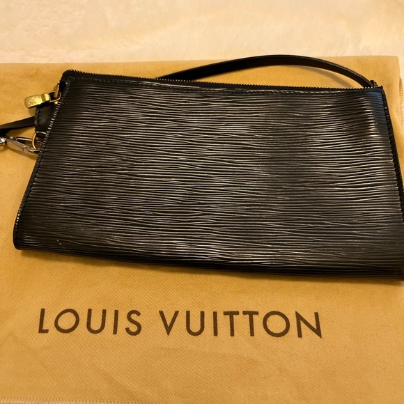 Louis Vuitton Epi Pochette - Picture 3 of 13